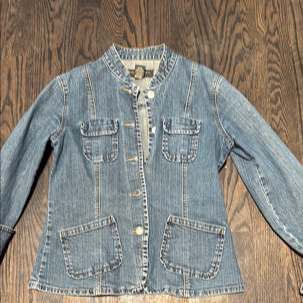 Banana Republic Stylish Blue Denim Jacket with Button Details XS